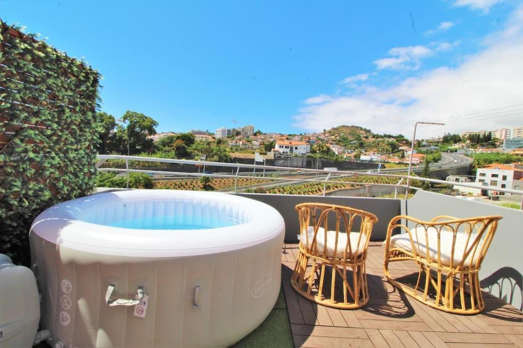 Vakantiehuis Sunny House Few Minutes From Center Funchal (Madeira)